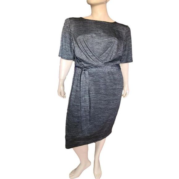 Beautiful Fitted Belted Stretch Dress - Picture 1 of 6